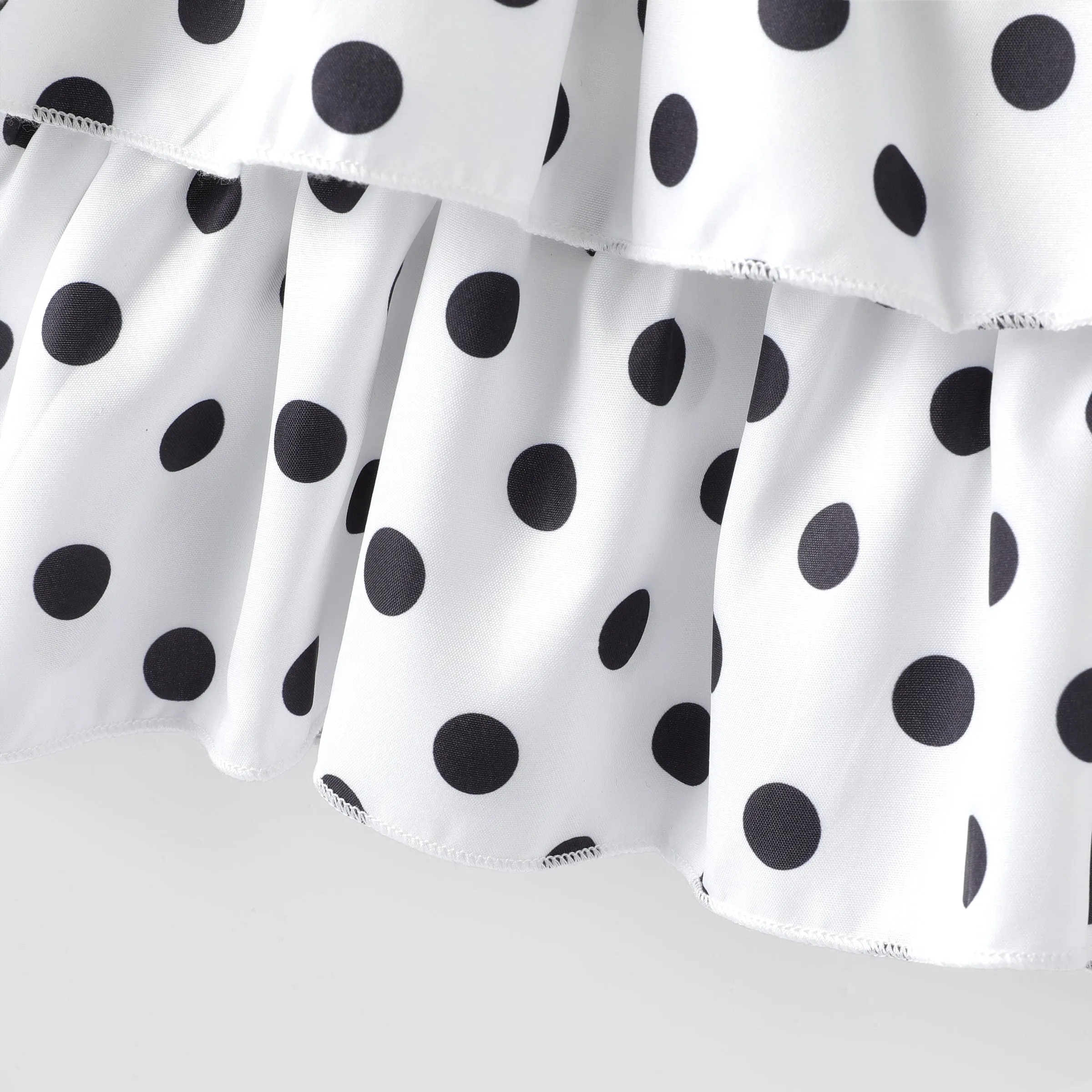 2pcs Baby Girl Polka Dots Layered Ruffled Tank Top and Raw Hem Ripped Denim Shorts Set