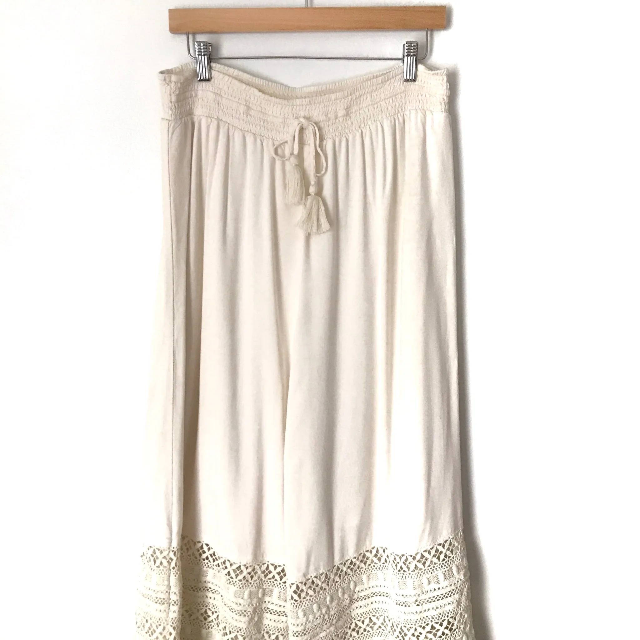 American Eagle Ivory Flowy Drawstring Waist Pants- Size XL