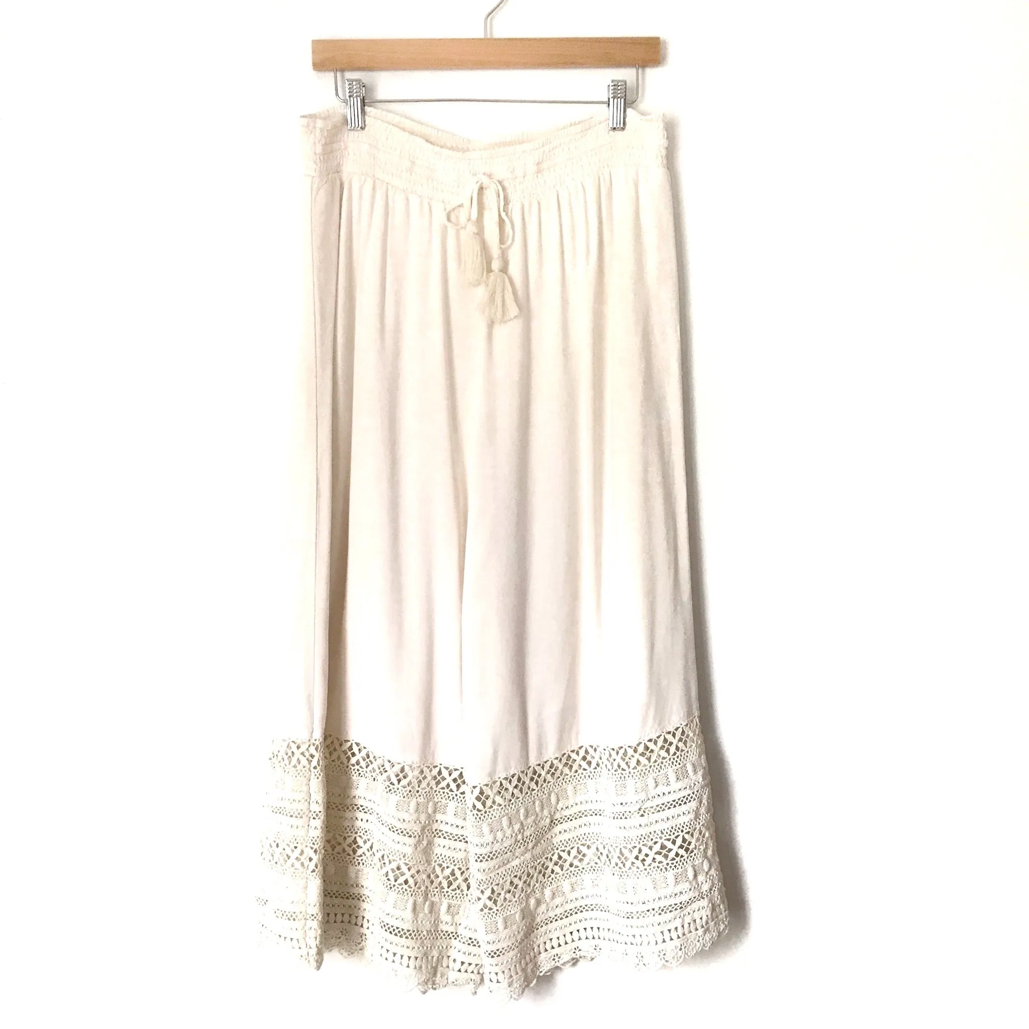 American Eagle Ivory Flowy Drawstring Waist Pants- Size XL