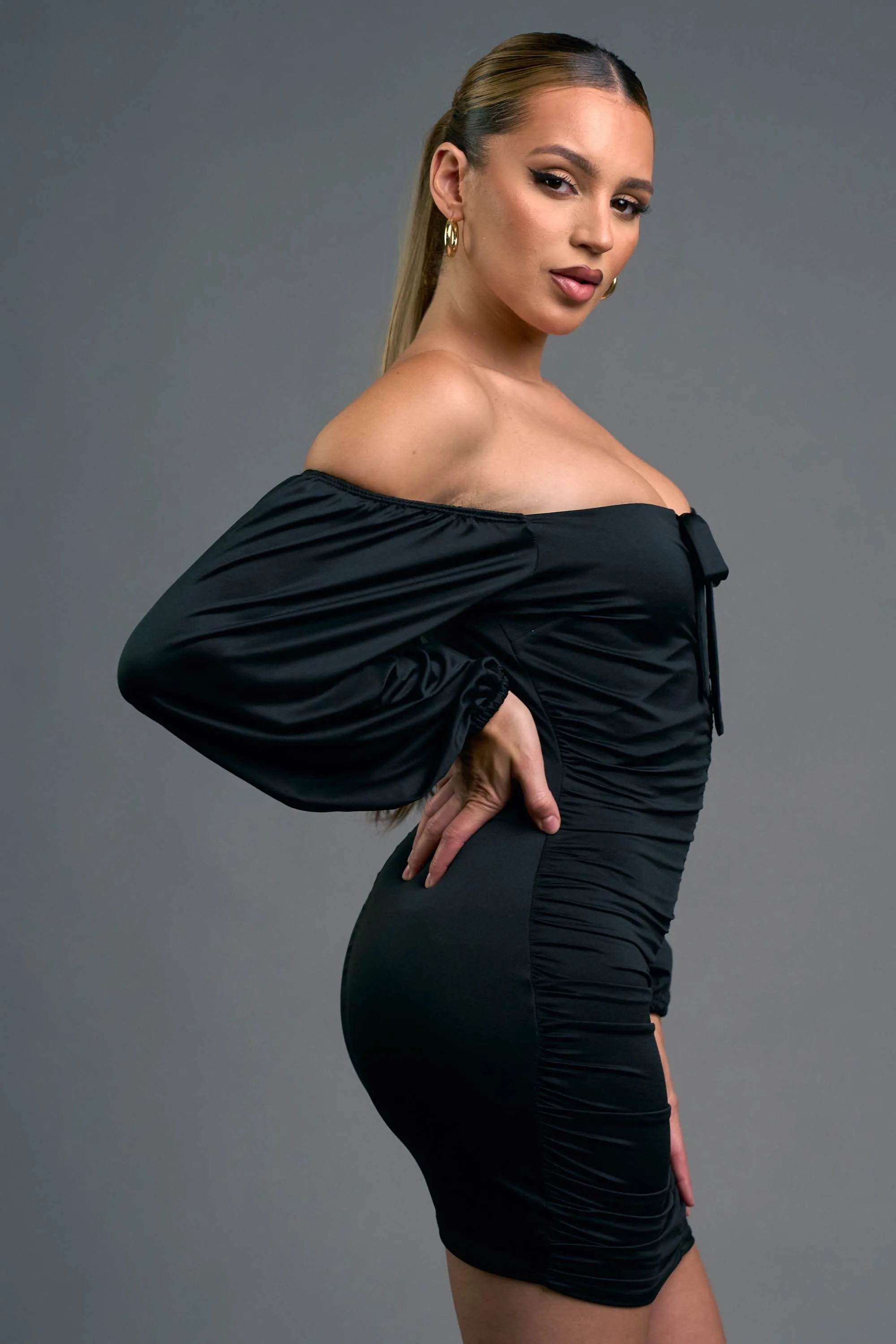 CHIC VENECHIA SOLID OFF SHOULDER RUCHED MINI DRESS