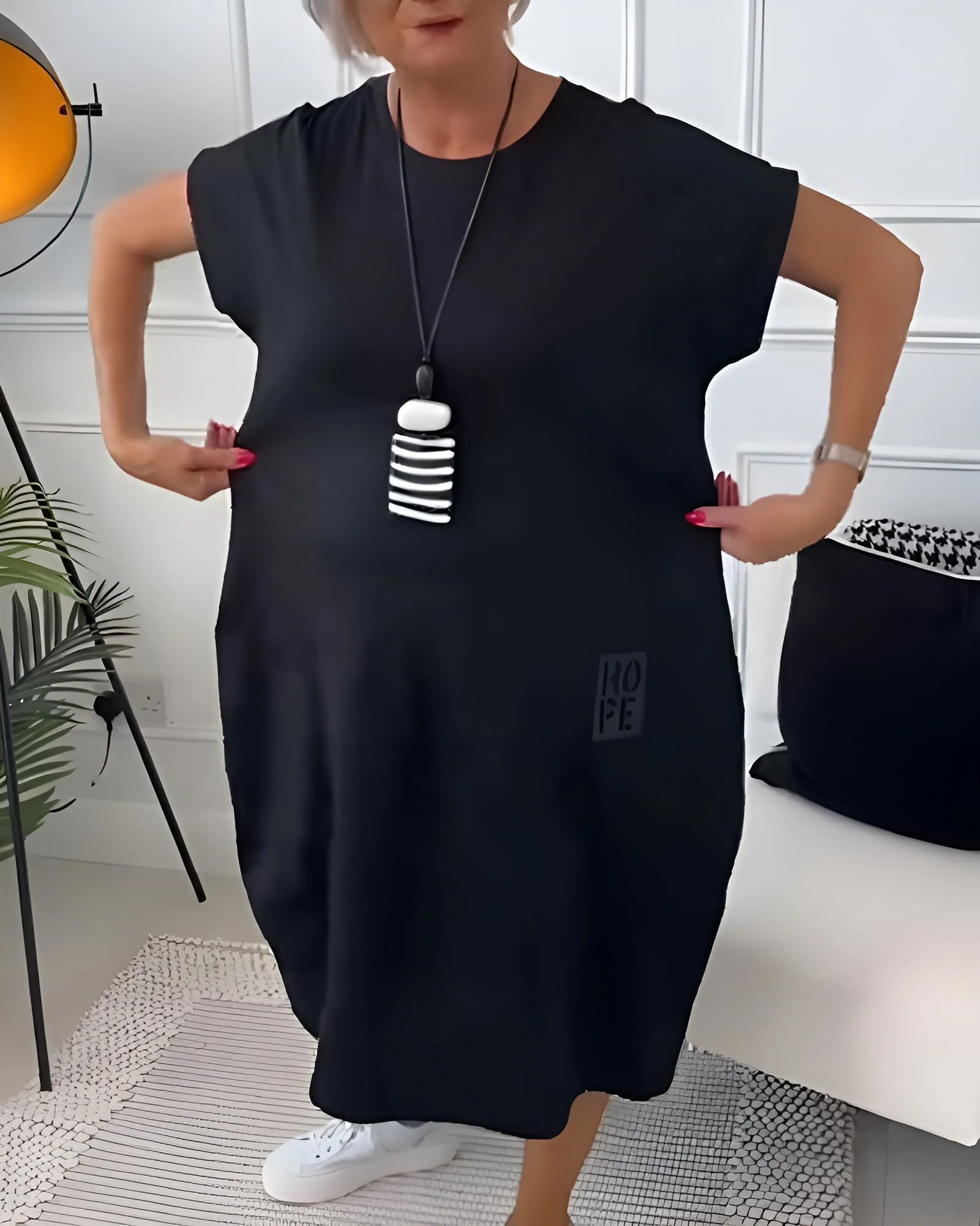 Iris™ - Chic Short Sleeve Dress