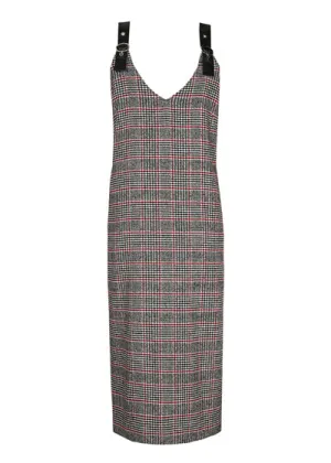 STRAIGHT-FITTING COMFORTABLE PINAFORE