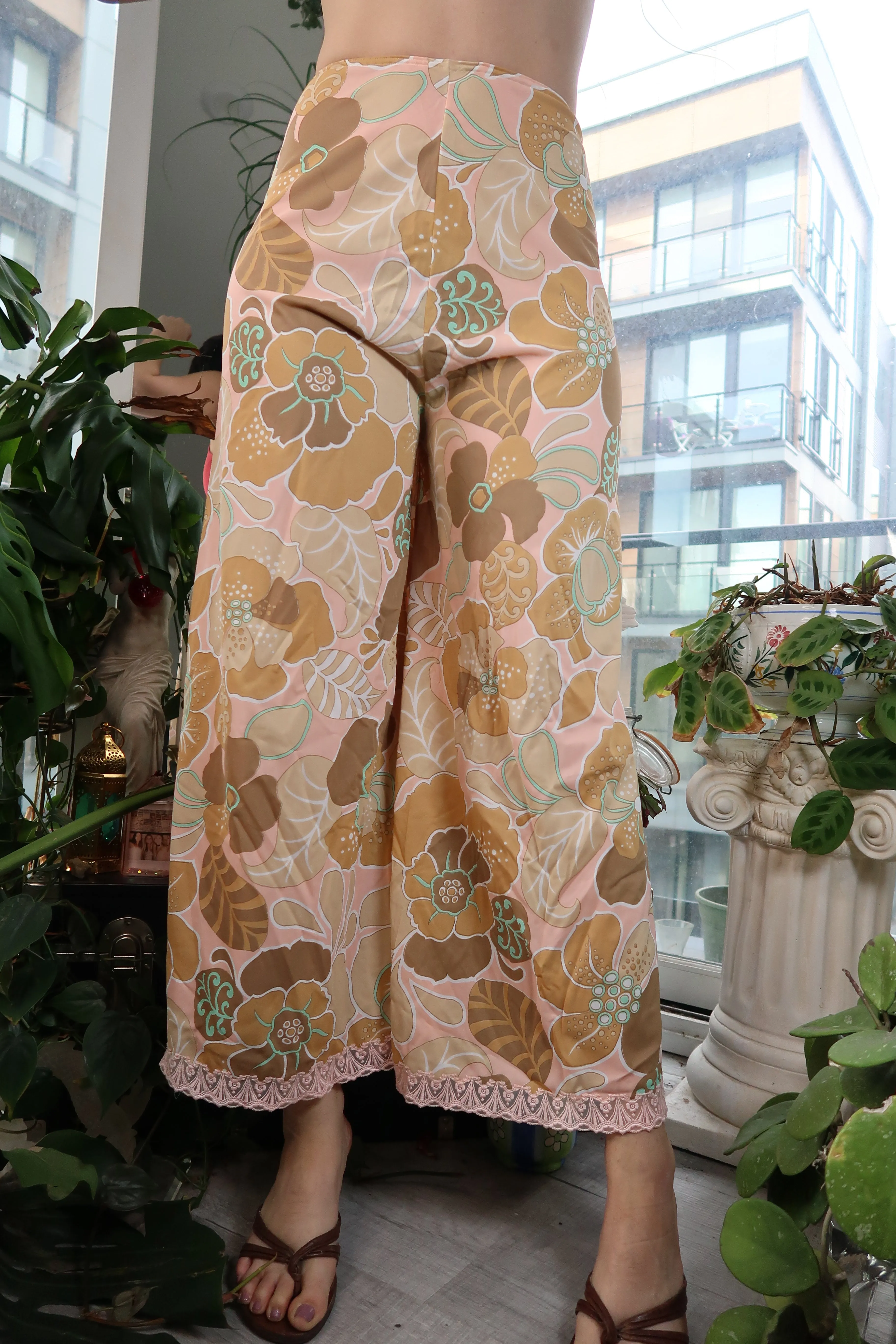 Vintage 1960s Floral High Waisted Wide Leg Pants with Lace Trim
